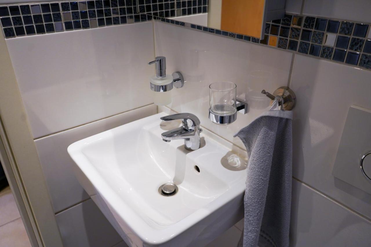 Ferienwohnung In Kaiserslautern-Hohenecken Buitenkant foto